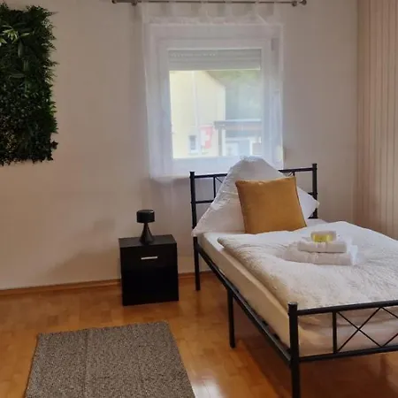 M B Homes Schlatt Fewo2 * Hechingen