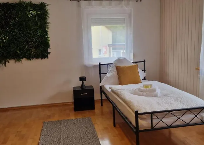 M B Homes Schlatt Fewo2 * Hechingen